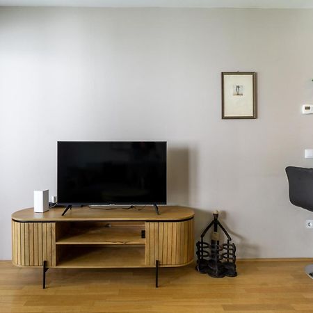 Apartment With Garden Close To Stadthalle, Westbahnhof Vienna Exterior photo