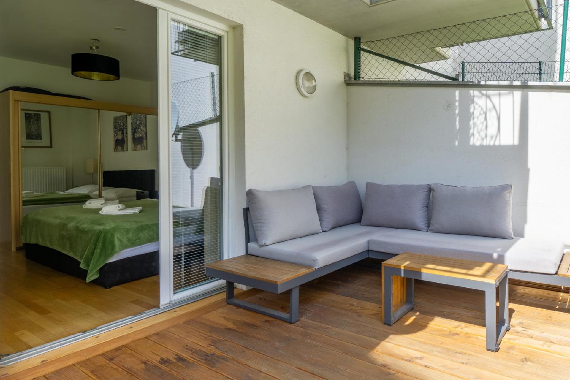 Apartment With Garden Close To Stadthalle, Westbahnhof Vienna Exterior photo